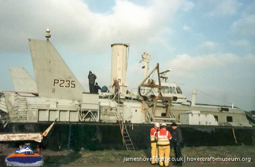 BH7 being moved to The Hovercraft Museum -  (credit: The <a href='http://www.hovercraft-museum.org/' target='_blank'>Hovercraft Museum Trust</a>).